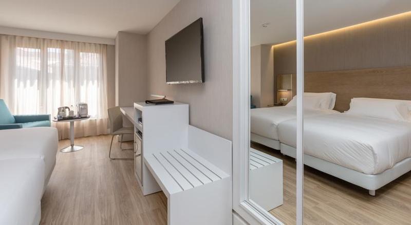 Nh Madrid Ventas Hotel Exterior photo